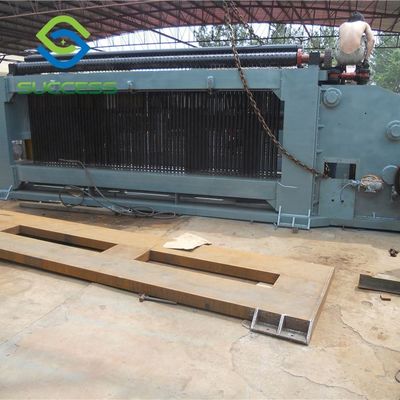 La Cina 3m Rete Hexagonal Wire Mesh Machine Larghezza massima 3m 0,75Kw Traverse Motor Power Standard fornitore