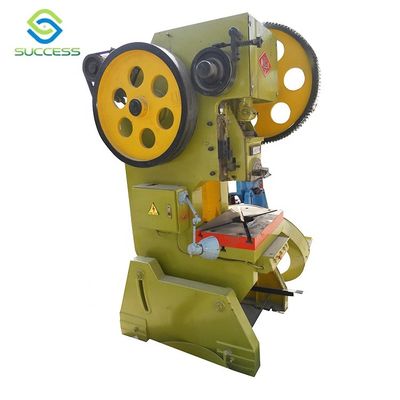 La Cina Attrezzature di produzione di recinzioni di prim'ordine con angolo di saldatura di 90° e spessore di saldatura da 1,0 a 3,0 mm fornitore